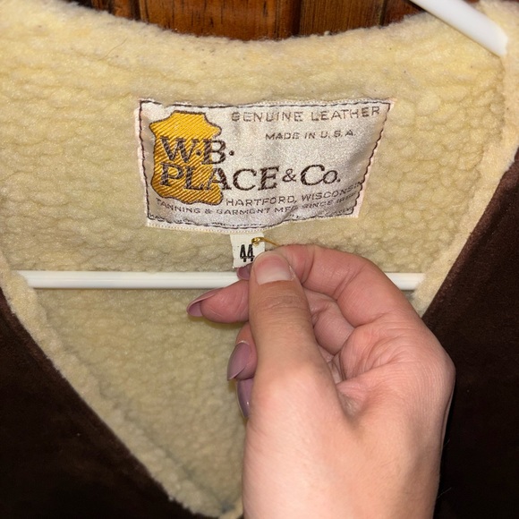 Vintage W.B. Place & Co Suede & Sherpa Brown Vest with Pockets Size 44 - Picture 2 of 4